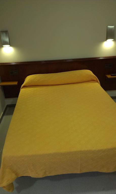 Hostal Bisbal Only Adults No Ac Valencia Værelse billede